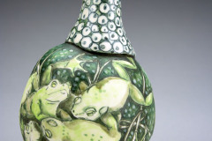 frog-ball-bottle
