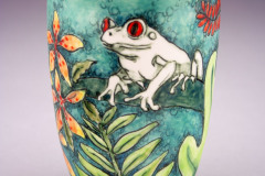 frog-orchid-vase