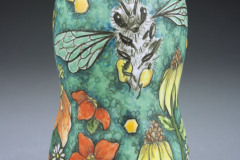 bee-wobbly-vase